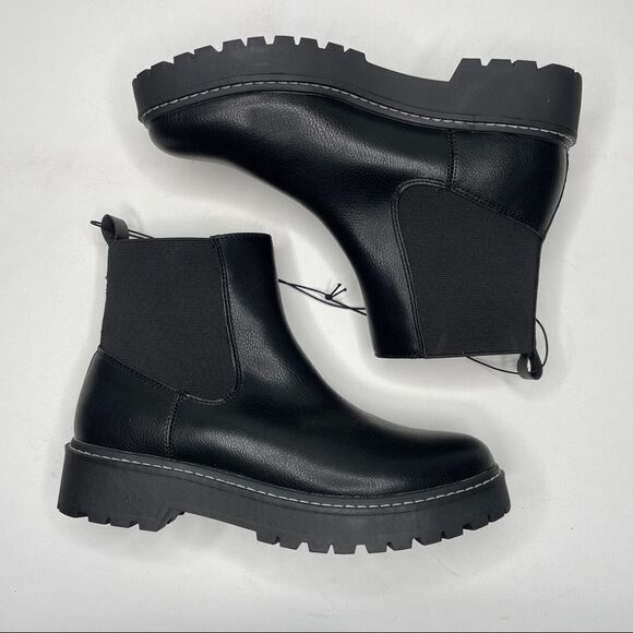 DV by Dolce Vita Lobera Chelsea Ankle Boot NIB - Picture 7 of 13